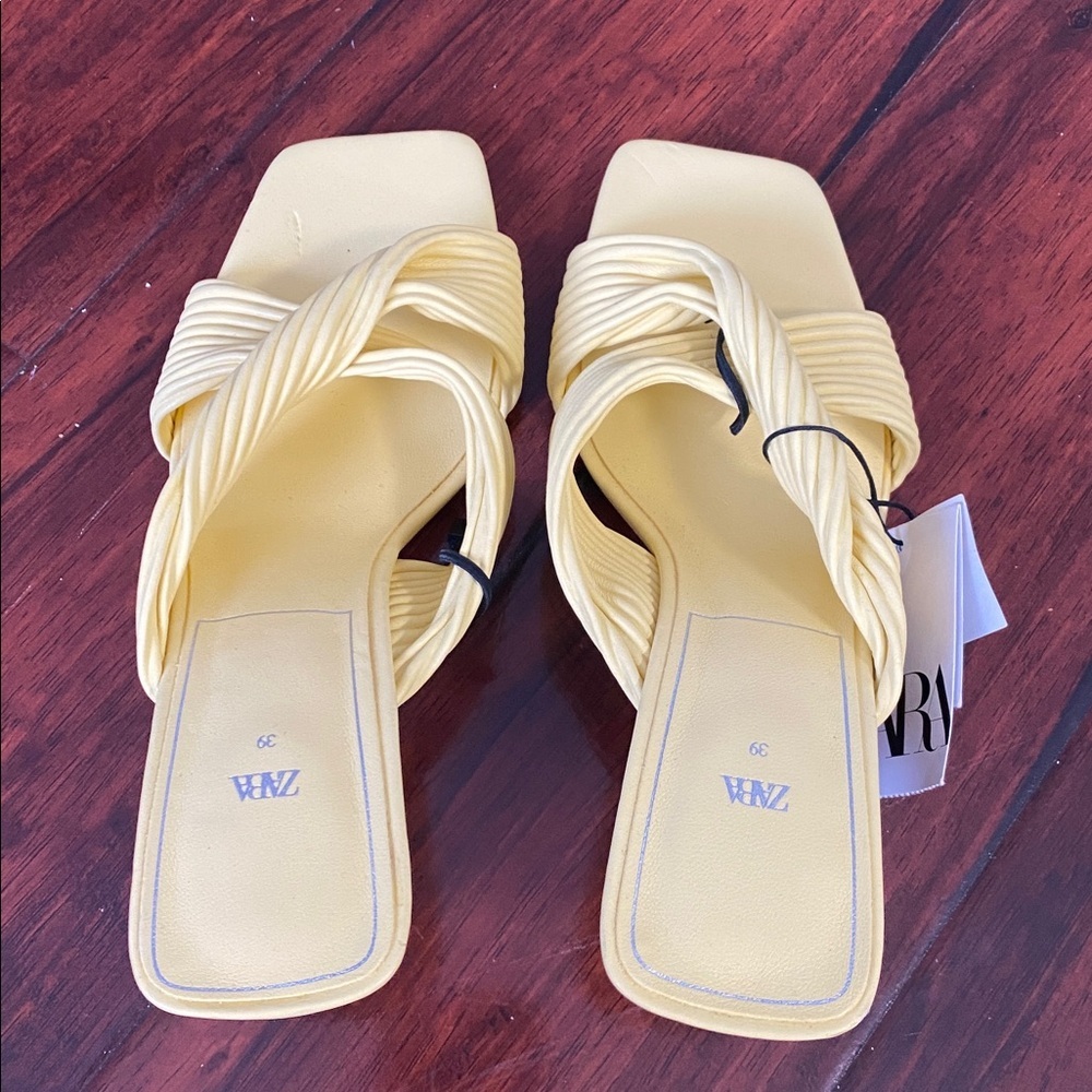 ZARA Yellow Pleated Strap Heeled Sandals – EU 39 / US 8 / UK 6 J-20 - Picture 4 of 9